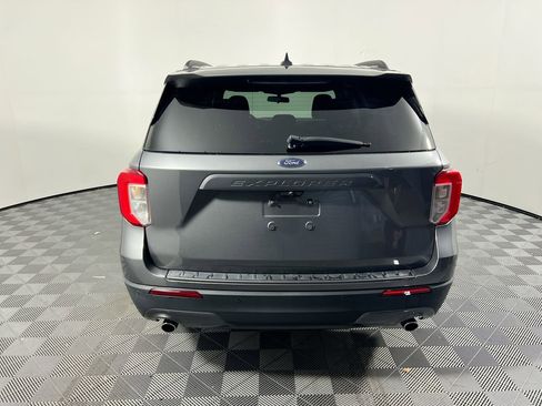 Used 2021 Ford Explorer XLT w/ Equipment Group 202A image 4