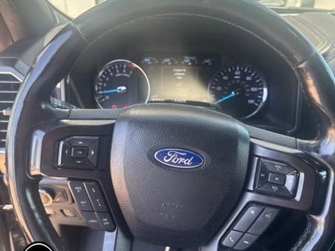 Used 2018 Ford Expedition Limited w/ Equipment Group 302A AWD/4WD image 12