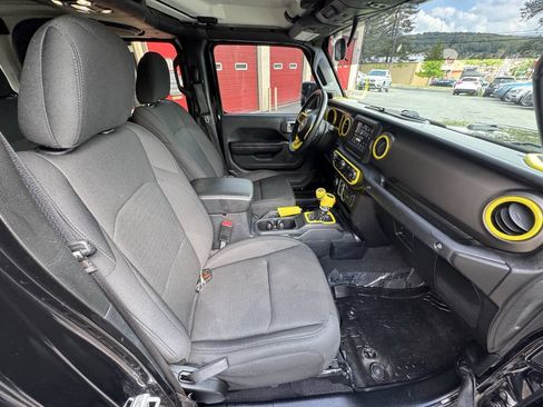 Used 2021 Jeep Gladiator Sport AWD/4WD image 29