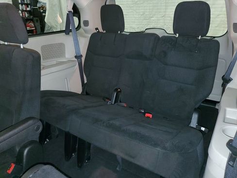 Used 2017 Dodge Grand Caravan SE w/ Power Window Group FWD image 32