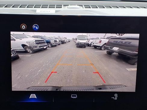 Used 2024 Chevrolet Colorado Z71 w/ Z71 Convenience Package 2 image 9