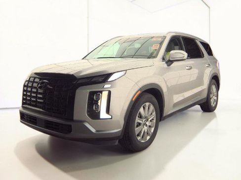 Used 2025 Hyundai Palisade SEL FWD image 4