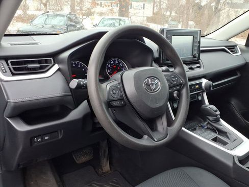 Used 2019 Toyota RAV4 LE w/ Carpet Mat Package image 26