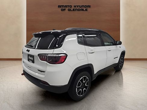 Used 2025 Jeep Compass Trailhawk AWD/4WD image 5