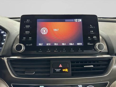 Used 2018 Honda Accord LX image 29