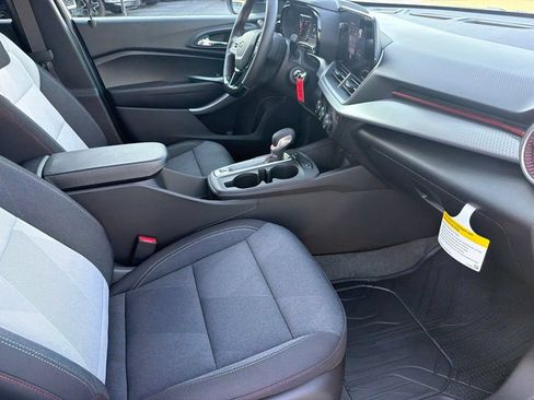 New 2026 Chevrolet Trax RS w/ Sunroof Package FWD image 19