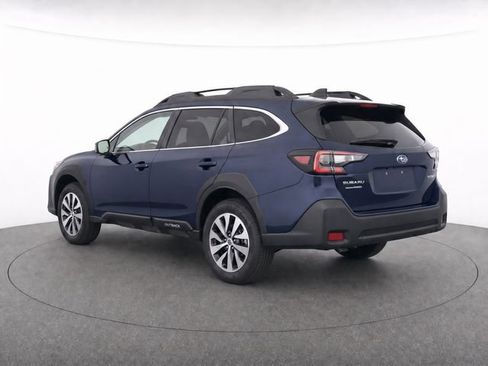 Used 2023 Subaru Outback Premium w/ Tech Package 1 AWD/4WD image 3