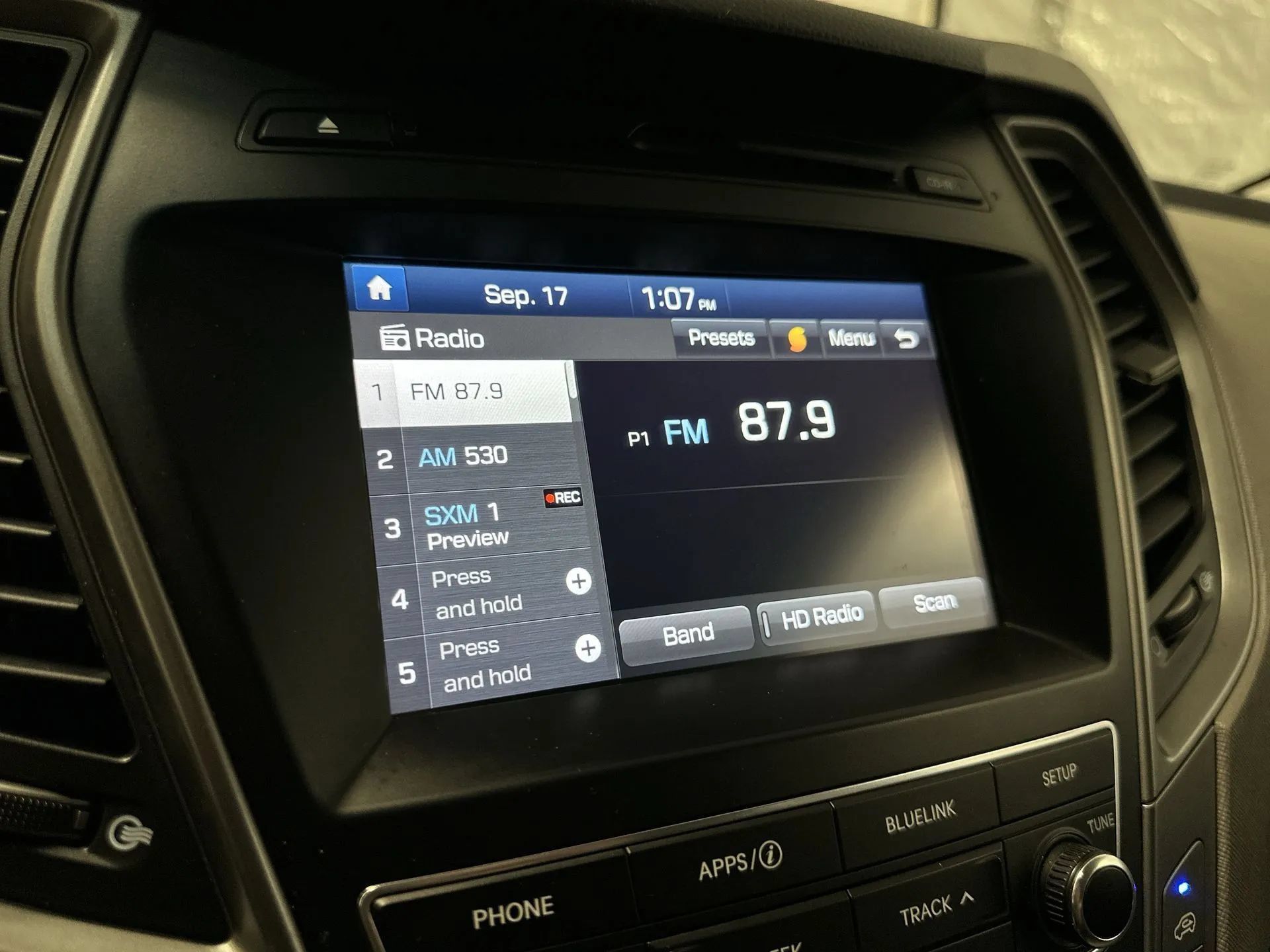 Used 2018 Hyundai Santa Fe Sport w/ 2.4L Value Package 02 FWD image 18