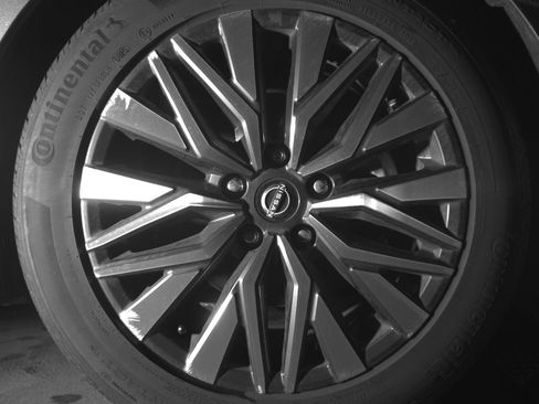 Used 2025 Nissan Altima 2.5 SV image 13