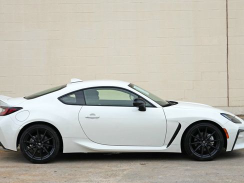 Used 2023 Toyota GR86 Premium w/ ALL Weather Mat Package (TMS) RWD image 45