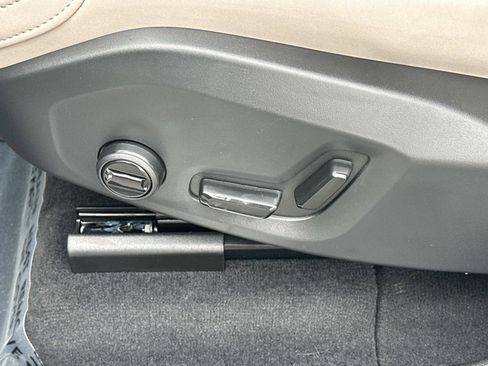 Certified 2026 Volvo XC60 B5 Plus w/ Climate Package image 17