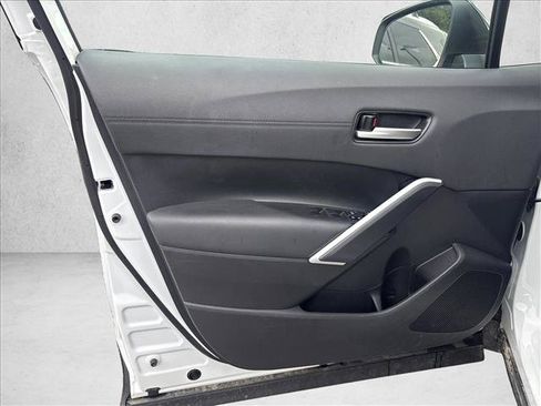 Used 2026 Toyota Corolla Cross XLE FWD image 11