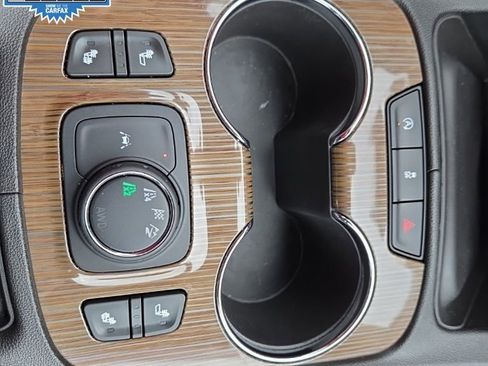 Used 2023 GMC Acadia SLE w/ Driver Convenience Package image 30