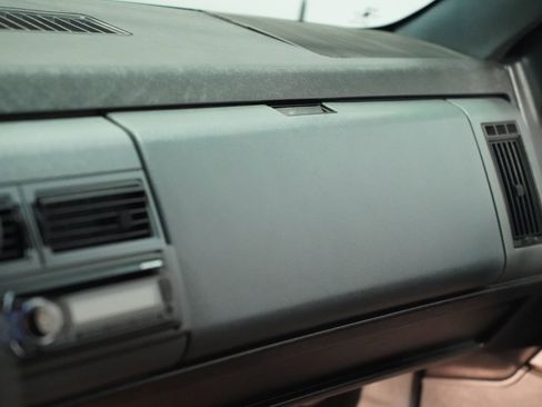 Used 1988 Chevrolet Silverado 1500 2WD Regular Cab image 39