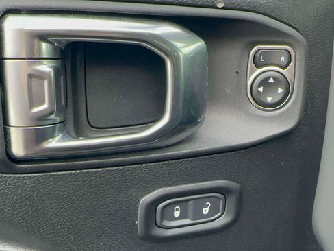 Used 2023 Jeep Wrangler Unlimited AWD/4WD image 14