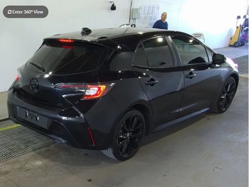 Used 2020 Toyota Corolla SE w/ Carpet Mat Package FWD image 2