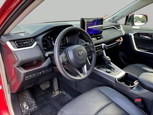 Used 2025 Toyota RAV4 Limited w/ Weather Package AWD/4WD image 19