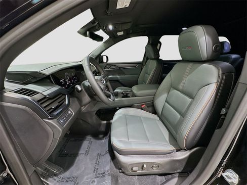 Used 2026 GMC Acadia AT4 w/ Luxury Package image 22