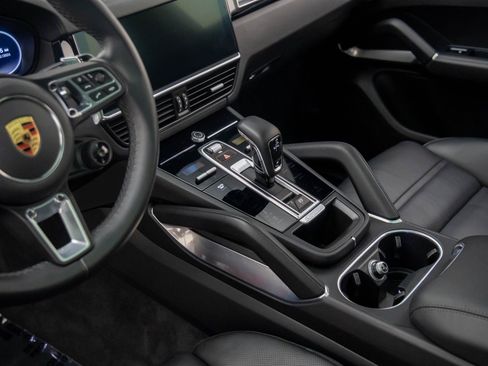 Certified 2023 Porsche Cayenne Turbo image 13
