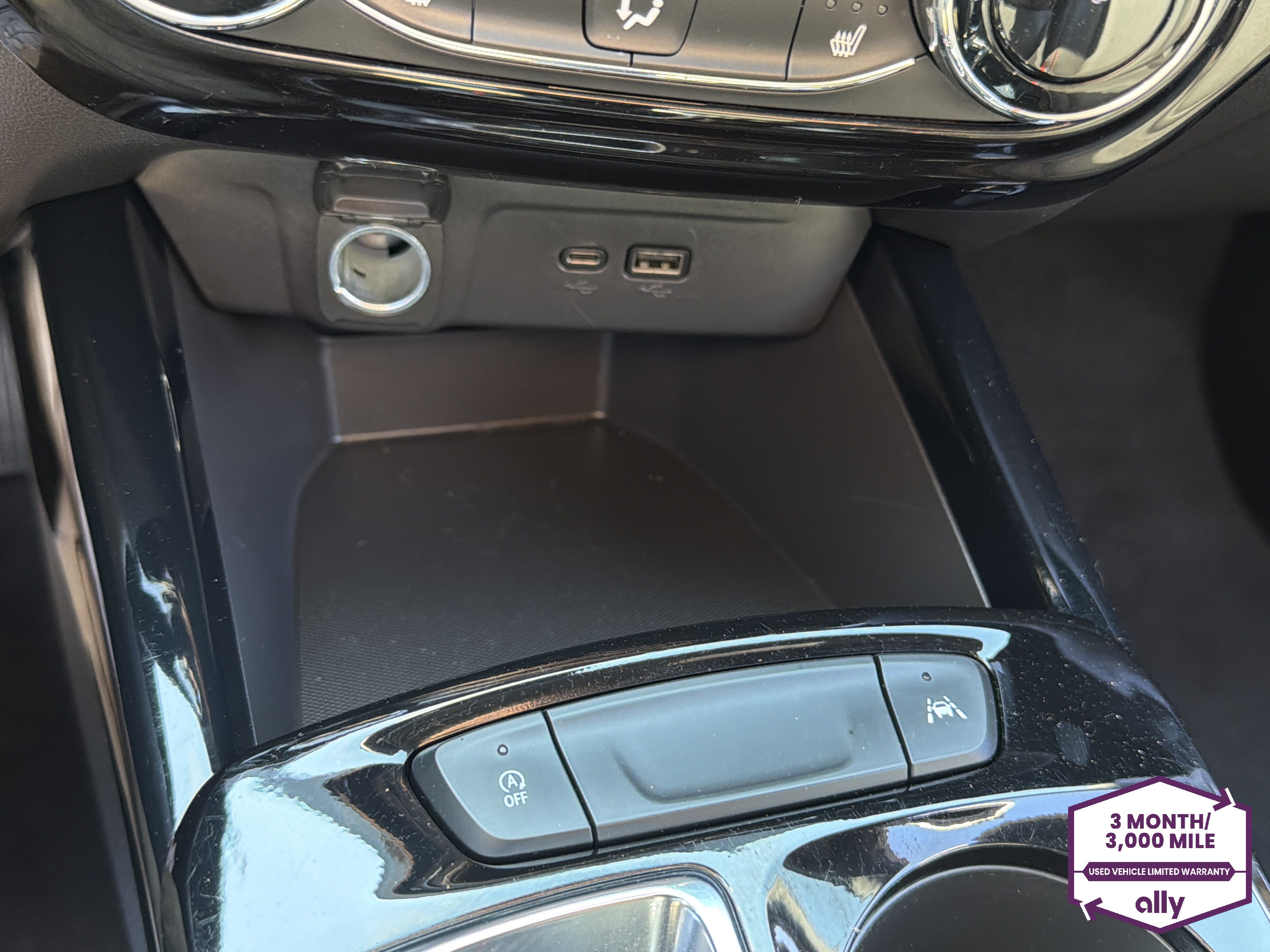 Used 2024 Chevrolet Trax RS FWD image 23
