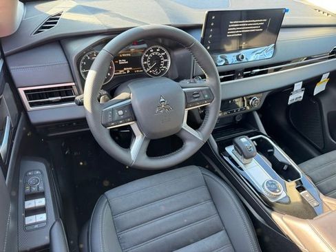 New 2026 Mitsubishi Outlander AWD image 18