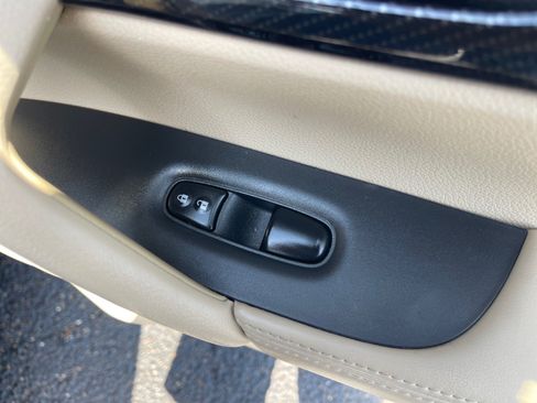 Used 2018 Nissan Rogue SL w/ Premium Package FWD image 20