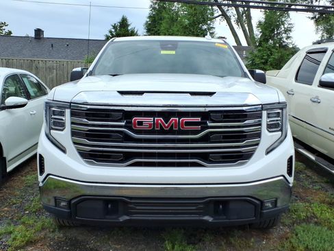 Used 2025 GMC Sierra 1500 SLT AWD/4WD image 2