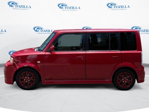 Used 2006 Scion xB FWD image 2