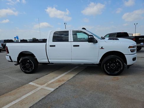 New 2026 RAM 2500 Tradesman AWD/4WD image 9