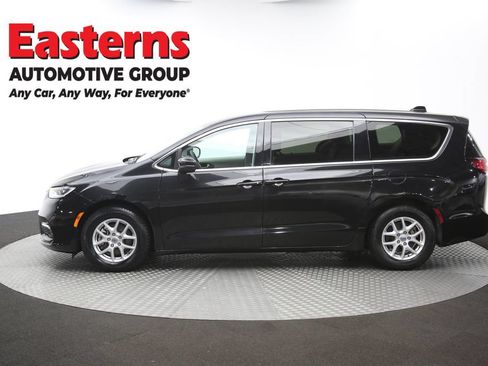 Used 2023 Chrysler Pacifica Touring-L FWD image 61