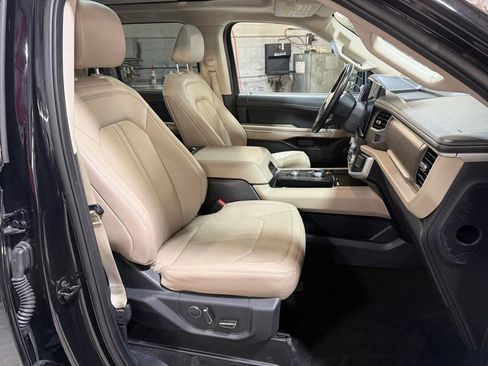 Used 2022 Ford Expedition Limited AWD/4WD image 23