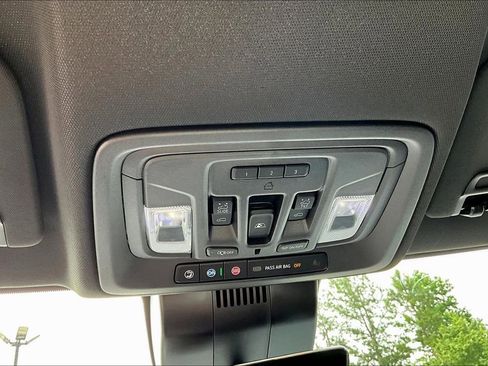 Used 2023 Chevrolet Silverado 1500 High Country AWD/4WD image 18