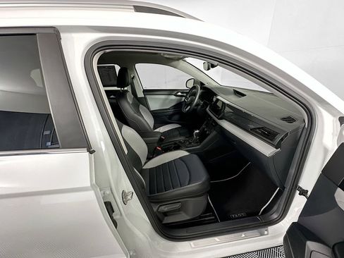 Used 2023 Volkswagen Taos SEL AWD/4WD image 28