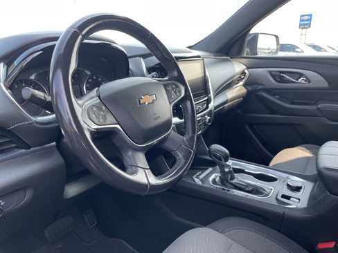Used 2022 Chevrolet Traverse LT AWD/4WD image 9