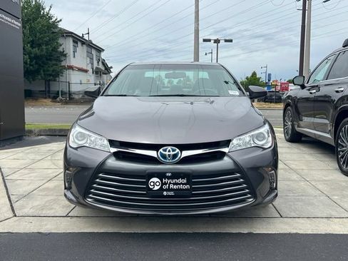Used 2017 Toyota Camry XLE FWD image 4