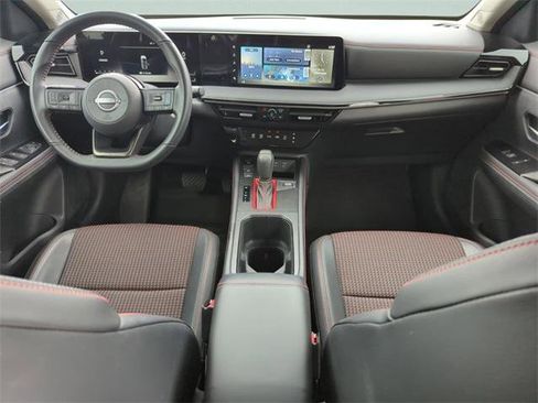 Certified 2025 Nissan Kicks SR image 13