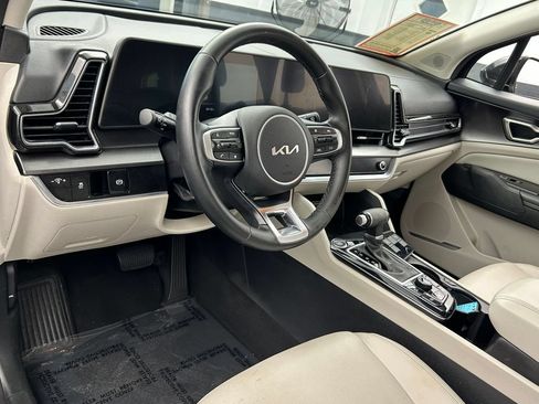 Used 2024 Kia Sportage EX AWD/4WD image 16