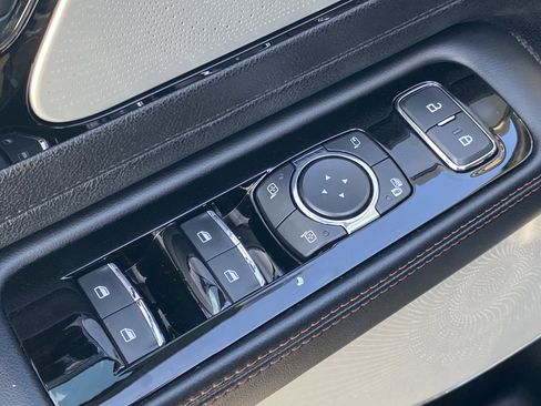 Used 2022 Lincoln Aviator Reserve w/ Equipment Group 201A image 18