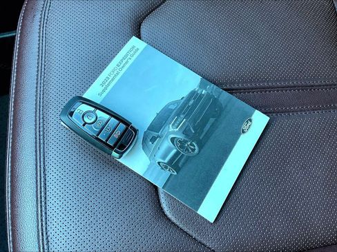 Used 2023 Ford Expedition Max Limited image 14