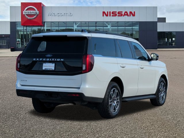 Used 2025 Ford Expedition Active AWD/4WD image 7