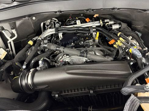 Used 2025 Ford Explorer Active RWD image 35