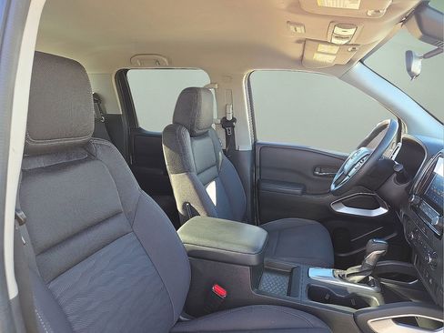Used 2022 Nissan Frontier SV image 11