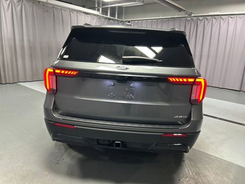 Used 2025 Ford Explorer ST-Line w/ ST-Line Street Pack image 6