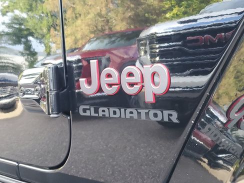 Used 2020 Jeep Gladiator Rubicon AWD/4WD image 6