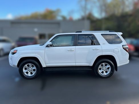 Used 2020 Toyota 4Runner SR5 Premium image 3