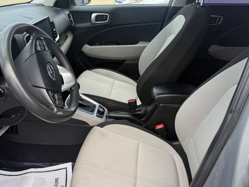 Used 2020 Hyundai Venue SEL FWD image 43