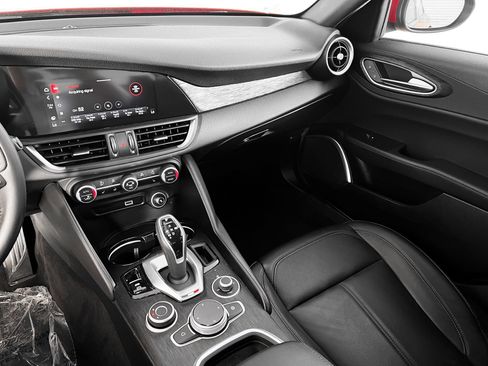 Used 2022 Alfa Romeo Giulia Sprint image 27