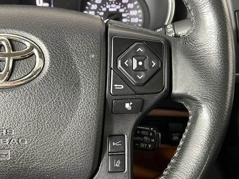 Used 2021 Toyota Sequoia Platinum image 10