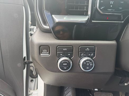 Used 2023 GMC Sierra 1500 Elevation AWD/4WD image 22