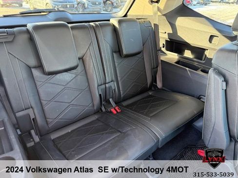 Used 2024 Volkswagen Atlas SE image 45